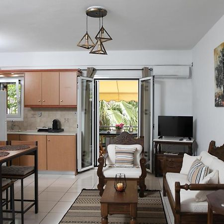 Aegina Town Apartment , With Private Parking Eksteriør billede