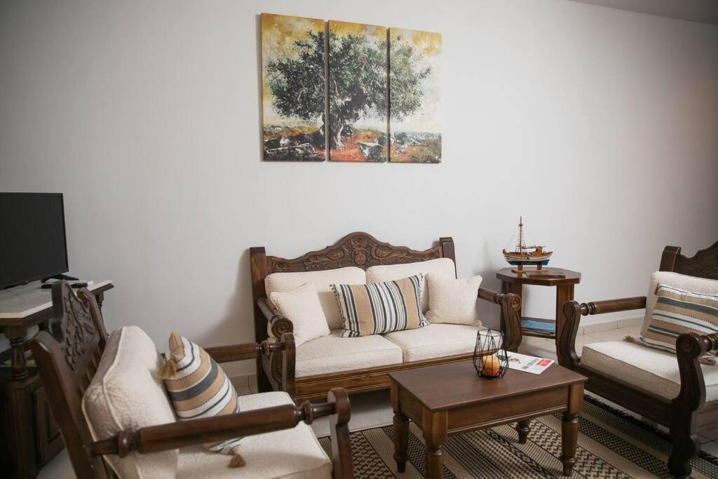 Aegina Town Apartment , With Private Parking Eksteriør billede