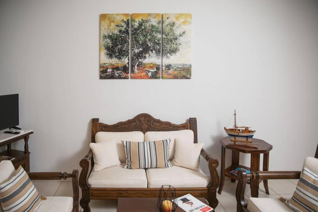 Aegina Town Apartment , With Private Parking Eksteriør billede