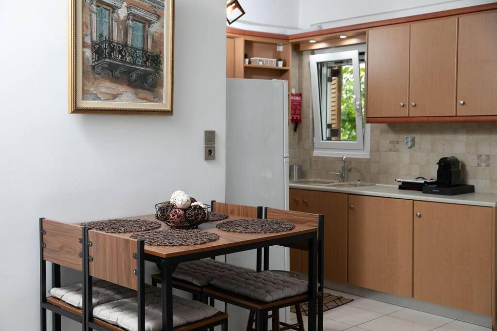 Aegina Town Apartment , With Private Parking Eksteriør billede
