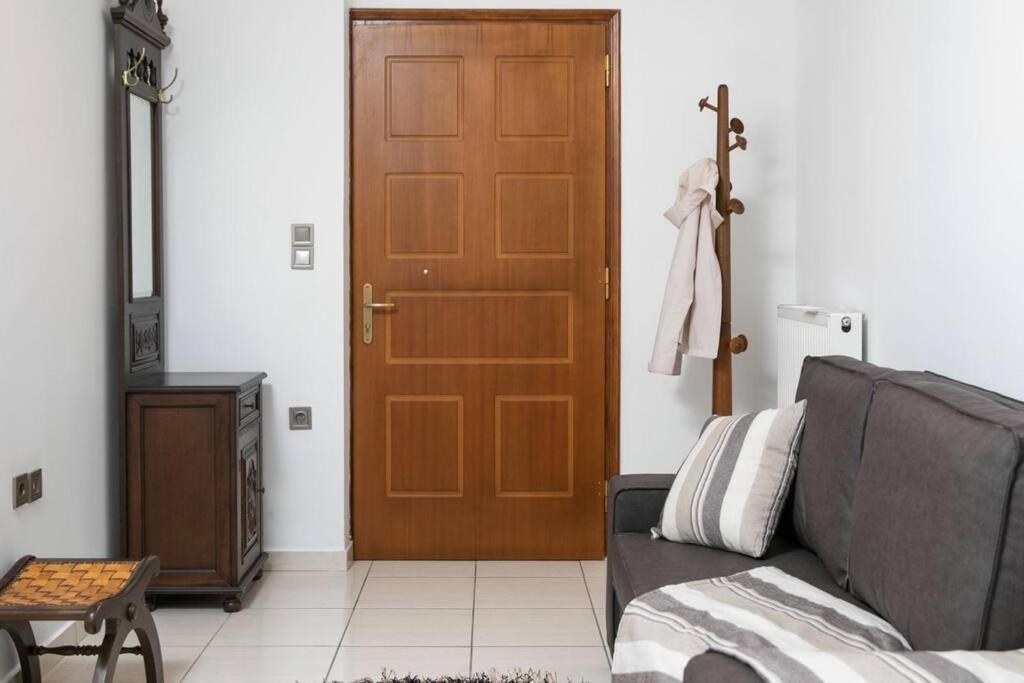 Aegina Town Apartment , With Private Parking Eksteriør billede