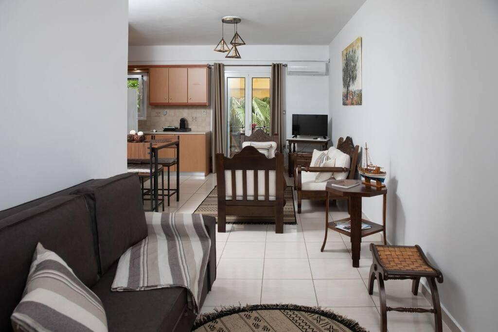 Aegina Town Apartment , With Private Parking Eksteriør billede