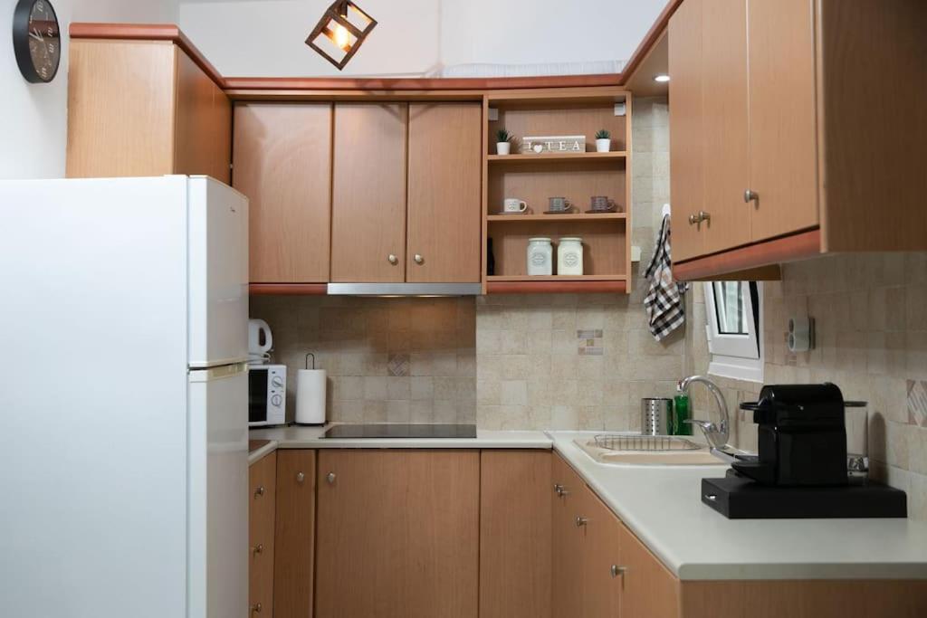 Aegina Town Apartment , With Private Parking Eksteriør billede
