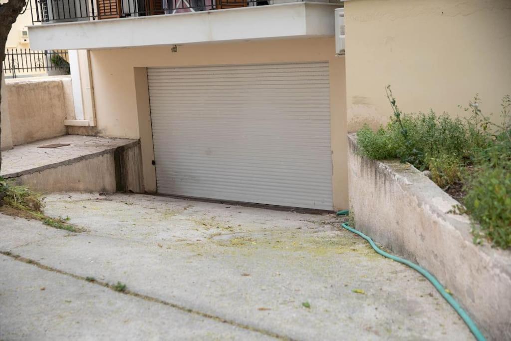 Aegina Town Apartment , With Private Parking Eksteriør billede